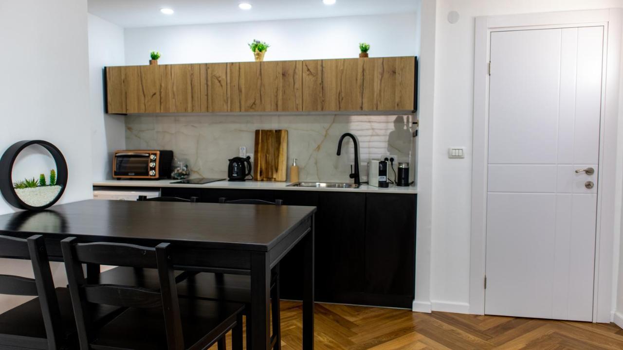 Grey House 2 Apartment