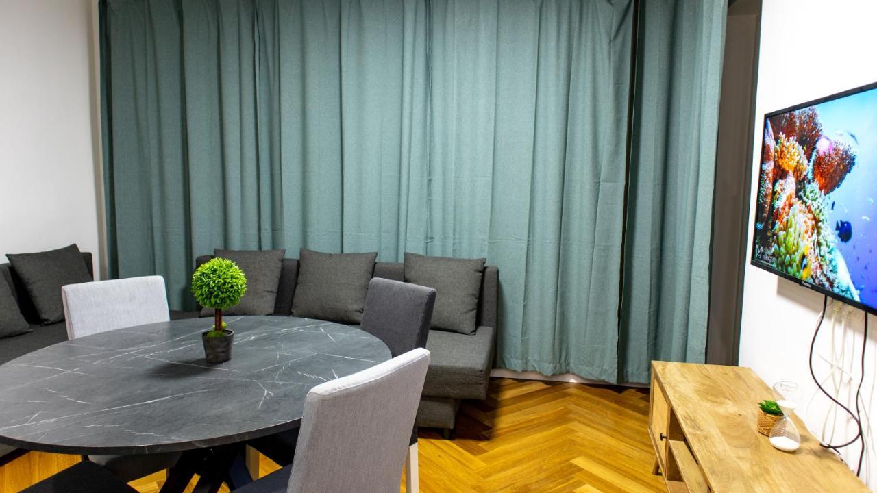 Grey House 2 Apartment