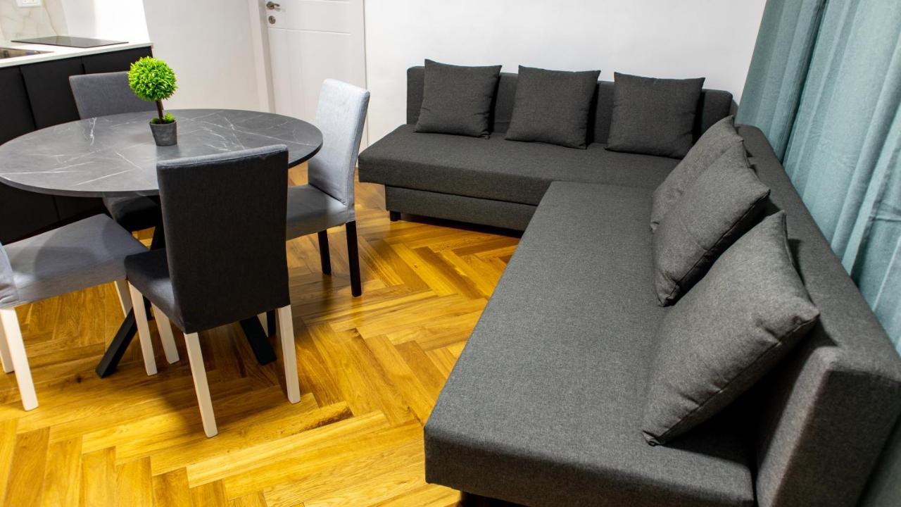Grey House 2 *